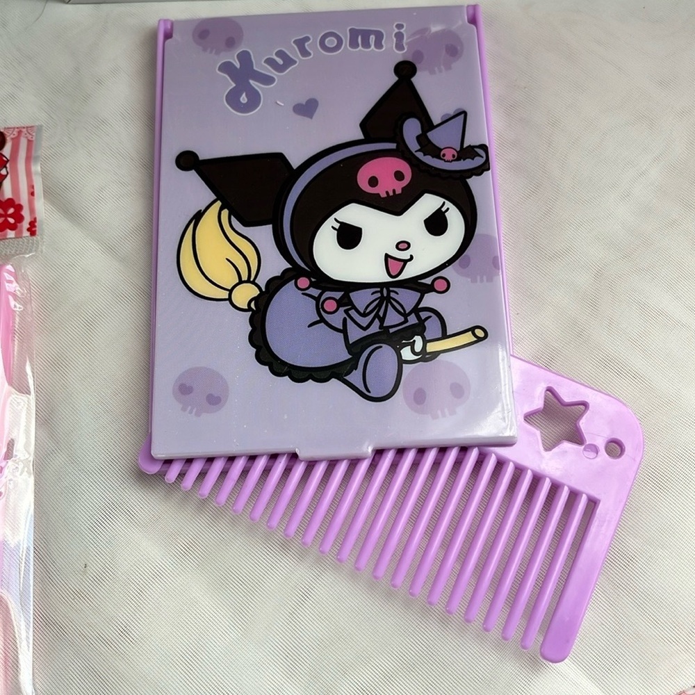 NIP (1) Kuromi Purple Mirror and Comb Set - Picture 3 of 4